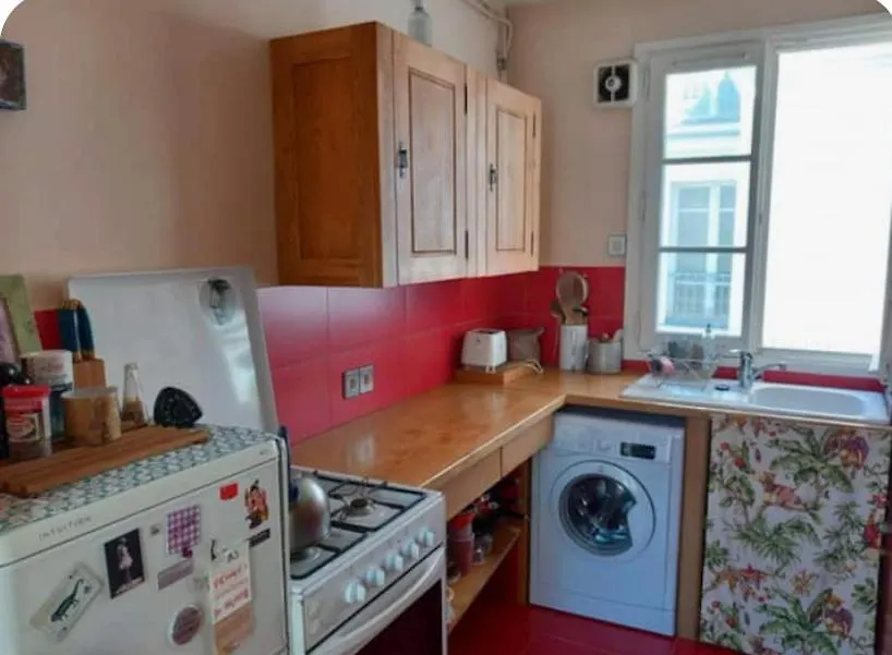 Apartman Joli Parisien, Nation